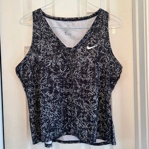 Black and white Nike Dri-Fit tennis tank